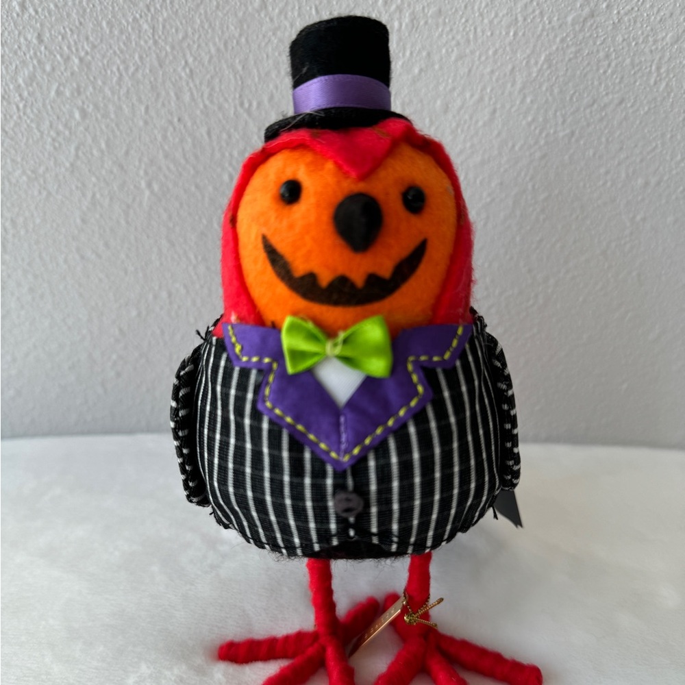 New 2024 Featherly ‘Gourdon’ Felt Bird Halloween figurine.